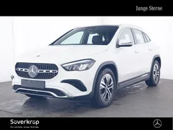 Weiß Gebraucht 2024 Mercedes GLA200 Progressive SUV | 40.220 € (Fairer Preis)