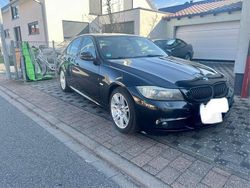 Schwarz Gebraucht 2011 BMW 320 Sport Line Limousine | 10.900 € (Teuer)