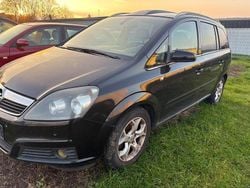 Schwarz Gebraucht 2005 Opel Zafira Van / Kleinbus | 1.400 € (Superpreis)