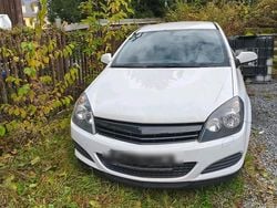 Weiß Gebraucht 2010 Opel Astra GTC Coupé | 2.500 € (Fairer Preis)