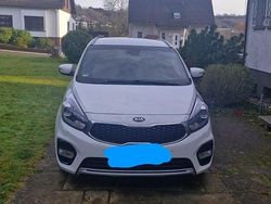 Weiß Gebraucht 2017 Kia Carens Van / Kleinbus | 10.500 € (Fairer Preis)