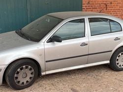 Silber Gebraucht 2002 Skoda Octavia Limousine | 420 € (Fairer Preis)