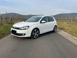 Weiß Gebraucht 2009 VW Golf VI Comfortline Limousine | 6.900 € (Teuer)