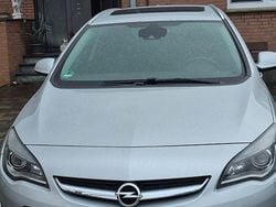 Silber Gebraucht 2014 Opel Astra Exklusiv Kombi | 4.900 € (Guter Preis)
