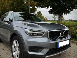 Grau Gebraucht 2018 Volvo XC40 Momentum SUV | 22.000 € (Fairer Preis)