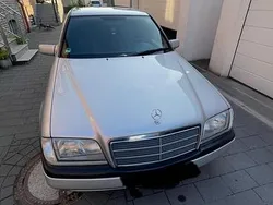 Silber Gebraucht 1995 Mercedes C180 Limousine | 5.500 €