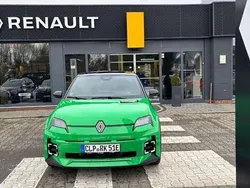 Vert dql + noir gne Gebraucht 2024 Renault R5 Komfort Kleinwagen | 31.990 € (Fairer Preis)