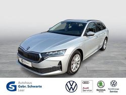 Silber Gebraucht 2024 Skoda Octavia Selection Kombi | 28.990 € (Guter Preis)
