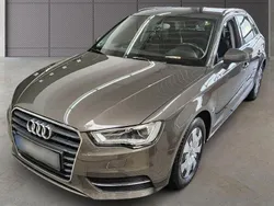 Grau Gebraucht 2014 Audi A3 Sportback Ambiente Limousine | 13.890 € (Guter Preis)