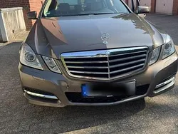 Grau Gebraucht 2011 Mercedes E200 Limousine | 10.500 € (Fairer Preis)