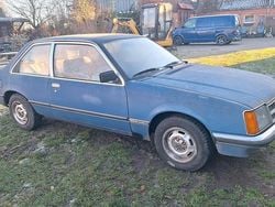 Blau Gebraucht 2025 Opel Commodore S Limousine | 3.500 €