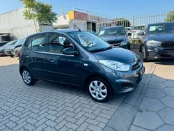 Grau Gebraucht 2013 Hyundai i10 Edition Kleinwagen | 5.999 € (Etwas zu teuer)