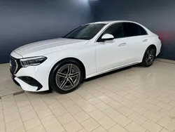 Manufaktur opalithweiß bright Gebraucht 2024 Mercedes E200 AMG Limousine | 49.760 € (Superpreis)