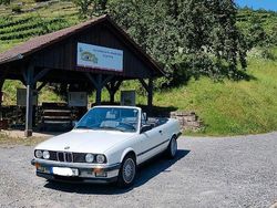 Weiß Gebraucht 1989 BMW 325 Cabriolet Sport Line Cabrio | 25.500 €