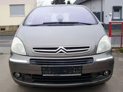 Braun Gebraucht 2008 Citroën Xsara Picasso Exclusive Van / Kleinbus | 2.699 € (Fairer Preis)
