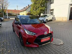 Rot Gebraucht 2022 Toyota Yaris Hybrid Style Limousine | 19.490 € (Fairer Preis)