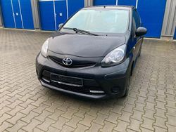 Schwarz Gebraucht 2012 Toyota Aygo Kleinwagen | 5.900 € (Etwas zu teuer)