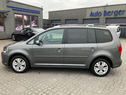 Grau Gebraucht 2013 VW Touran Life Van / Kleinbus | 7.990 € (Fairer Preis)