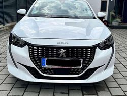 Weiß Gebraucht 2021 Peugeot 208 Allure Kleinwagen | 13.000 € (Fairer Preis)