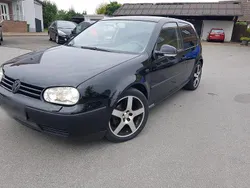Schwarz Gebraucht 2002 VW Golf IV Edition Kleinwagen | 1.300 € (Guter Preis)