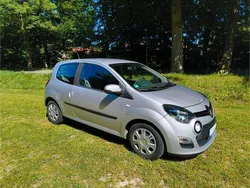 Silber Gebraucht 2013 Renault Twingo Kleinwagen | 2.900 €