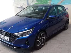 Intense blue / mic Gebraucht 2021 Hyundai i20 Intro Edition Kleinwagen | 16.990 € (Fairer Preis)