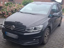 Schwarz Gebraucht 2019 VW Touran Join Van / Kleinbus | 12.000 € (Guter Preis)