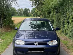 Blau Gebraucht 2002 VW Golf IV Kleinwagen | 1.500 € (Guter Preis)