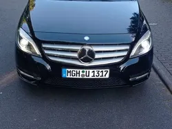 Schwarz Gebraucht 2012 Mercedes 180 Limousine | 8.700 €
