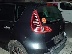 Schwarz Gebraucht 2012 Renault Scénic III Bose Edition Van / Kleinbus | 5.800 € (Fairer Preis)