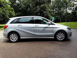 Silber Gebraucht 2014 Mercedes B180 Van / Kleinbus | 9.000 € (Fairer Preis)