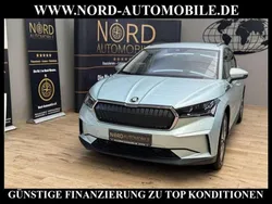 Grau Gebraucht 2021 Skoda Enyaq iV Suite SUV | 24.700 € (Fairer Preis)