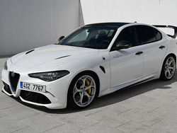 Weiß Gebraucht 2017 Alfa Romeo Giulia Quadrifoglio Limousine | 48.960 € (Teuer)