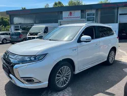 Weiß Gebraucht 2019 Mitsubishi Outlander P-HEV SUV | 17.900 € (Guter Preis)