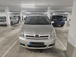 Grau Gebraucht 2007 Toyota Corolla Verso Executive Van / Kleinbus | 4.999 € (Teuer)