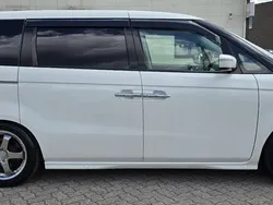 Weiß Gebraucht 2005 Honda Elysion Van / Kleinbus | 7.500 €