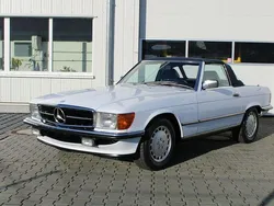 Weiß Gebraucht 1988 Mercedes SL300 Cabrio | 33.900 €