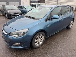 Azur blau (m2) Gebraucht 2013 Opel Astra Edition Kleinwagen | 6.100 € (Fairer Preis)