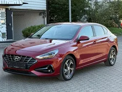 Rot Gebraucht 2021 Hyundai i30 Limousine | 15.590 € (Fairer Preis)