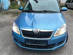 Blau Gebraucht 2014 Skoda Fabia Kleinwagen | 4.949 € (Fairer Preis)