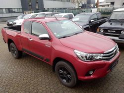 Crimson spark red me Gebraucht 2019 Toyota HiLux Comfort Abholung | 31.550 € (Teuer)