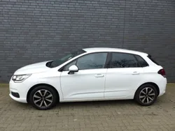 Weiß Gebraucht 2017 Citroën C4 SELECTION Limousine | 10.998 € (Teuer)