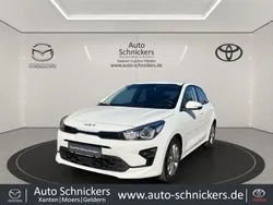 Weiß Gebraucht 2023 Kia Rio Vision Limousine | 15.990 € (Fairer Preis)