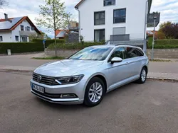 Grau Gebraucht 2016 VW Passat Comfortline Kombi | 11.000 € (Teuer)