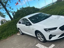 Weiß Gebraucht 2021 Opel Insignia Sport Limousine | 15.500 € (Fairer Preis)