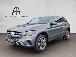 Grau Gebraucht 2022 Mercedes GLC300e SUV | 36.990 € (Fairer Preis)