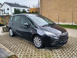 Schwarz Gebraucht 2016 Opel Zafira Tourer Van / Kleinbus | 9.899 €