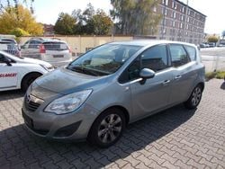 Silber Gebraucht 2013 Opel Meriva Active Van / Kleinbus | 5.699 € (Fairer Preis)