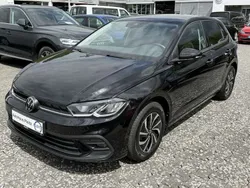 Deep black perleffekt Gebraucht 2023 VW Polo Life Kleinwagen | 17.900 € (Guter Preis)