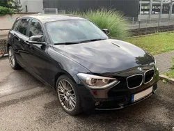 Schwarz Gebraucht 2013 BMW 118 Comfort Edition Kleinwagen | 10.000 € (Fairer Preis)